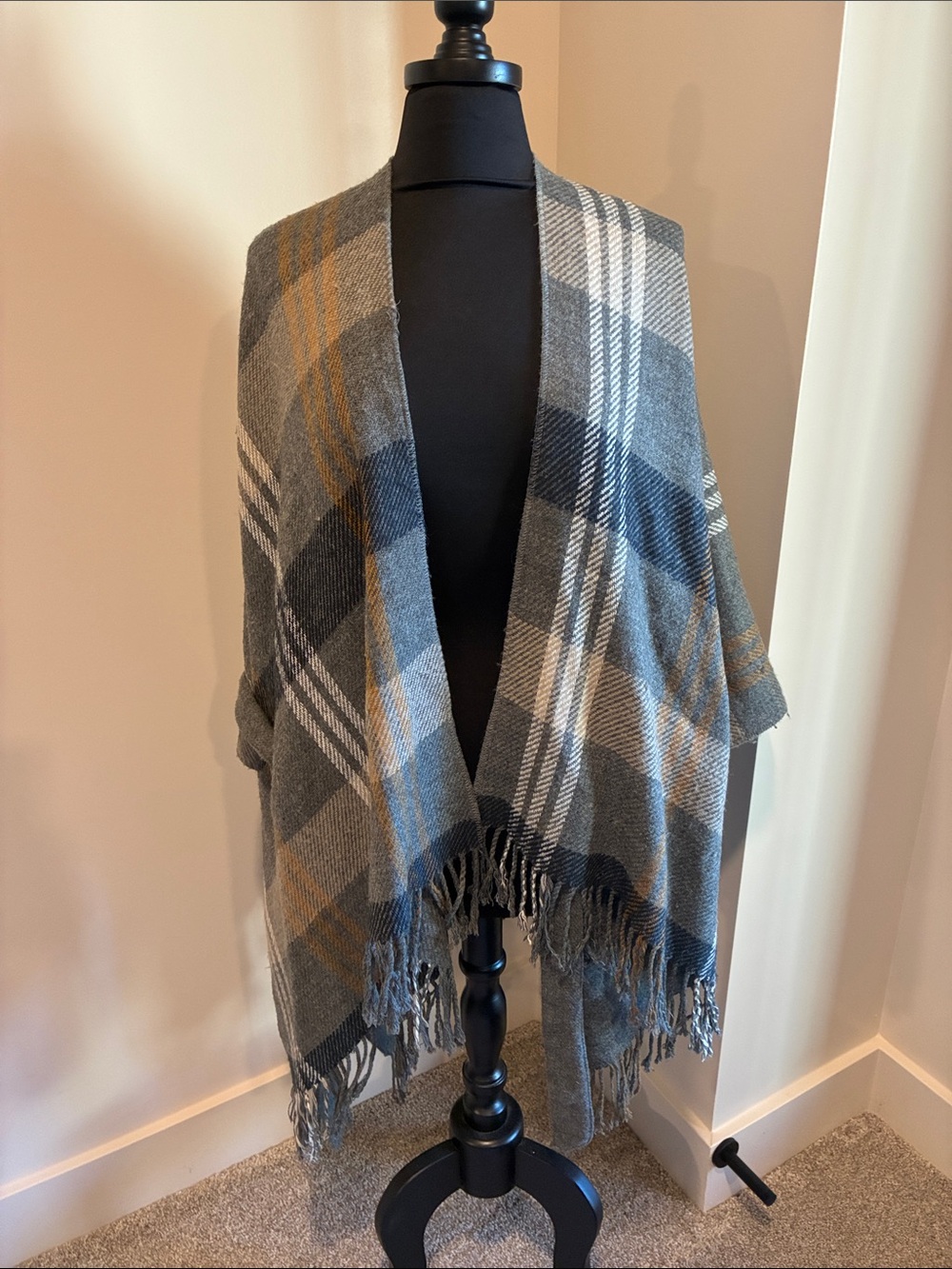 Cozy Gray & Tan Plaid Fringe Cape